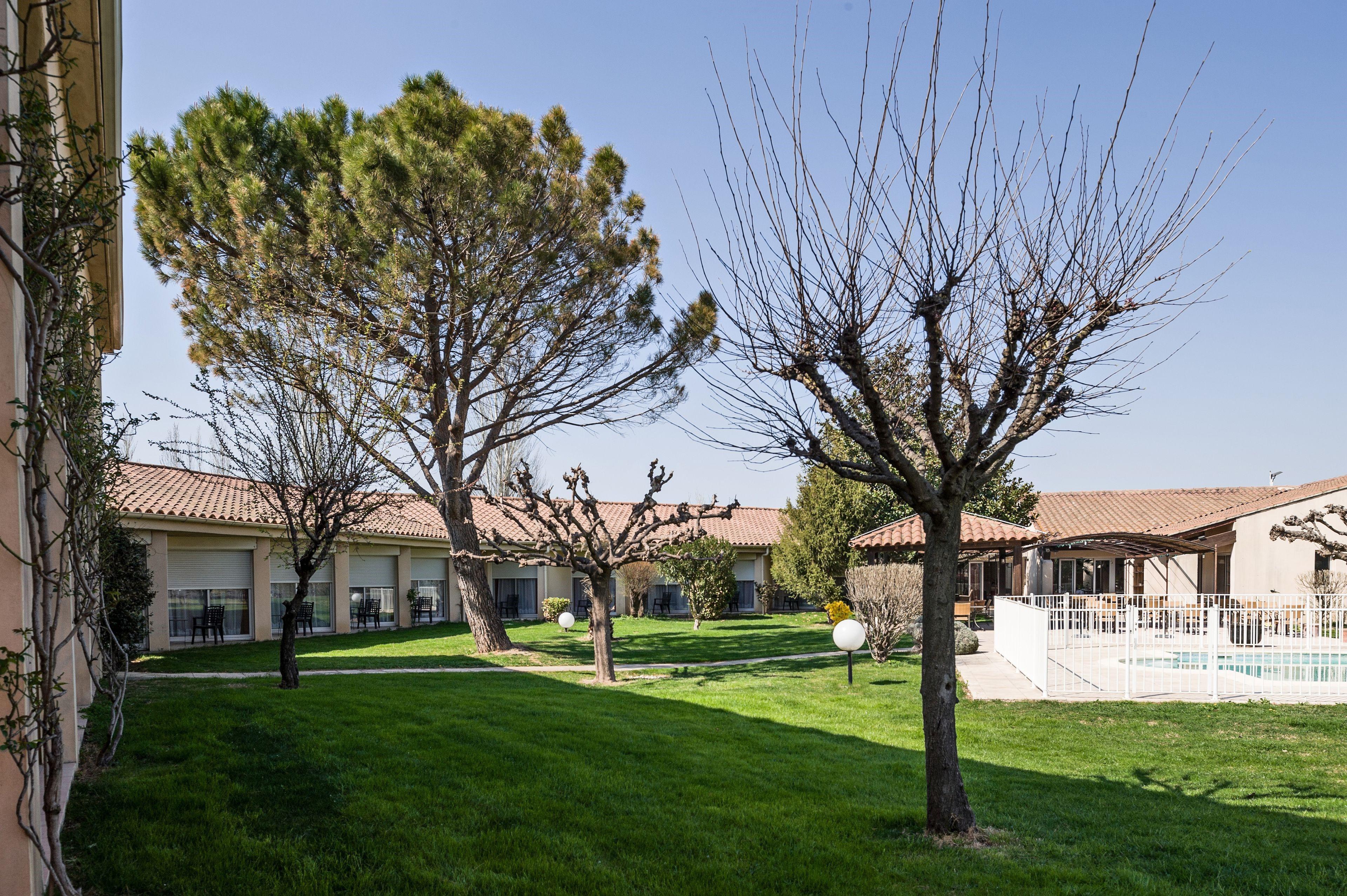 Golden Tulip Avignon Le Paradou מראה חיצוני תמונה