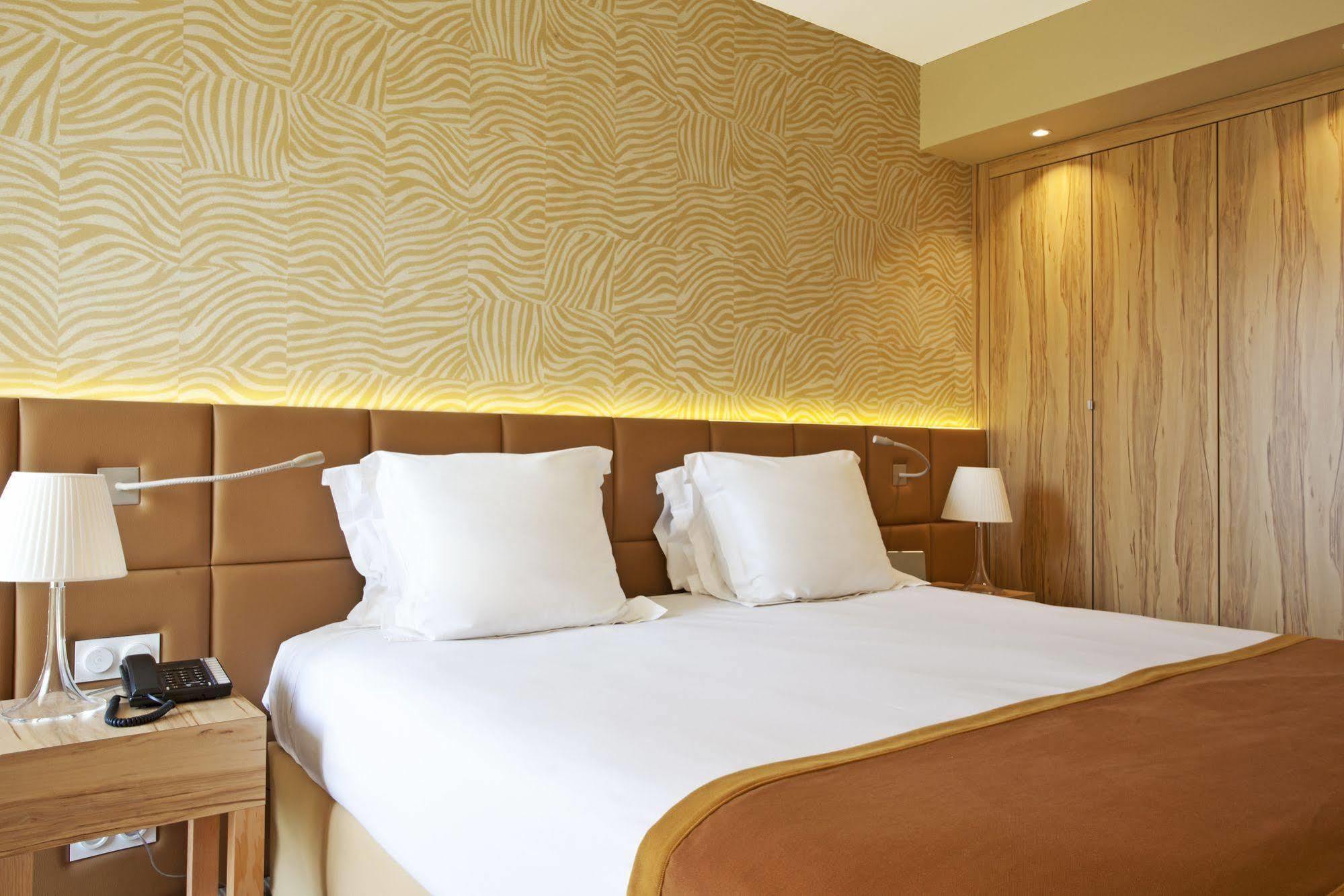 Golden Tulip Avignon Le Paradou מראה חיצוני תמונה